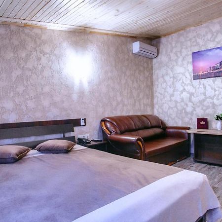 Hotel Fortuna Lviv Buitenkant foto