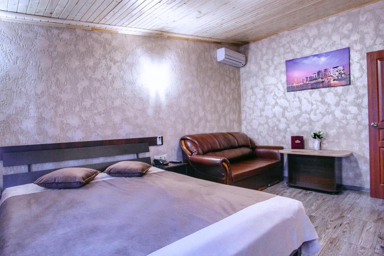 Hotel Fortuna Lviv Buitenkant foto