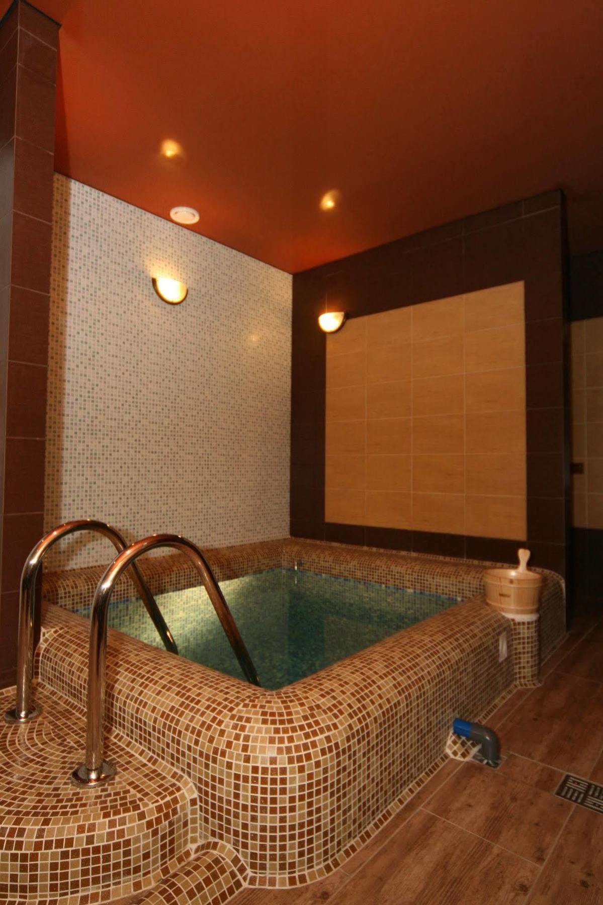 Hotel Fortuna Lviv Buitenkant foto