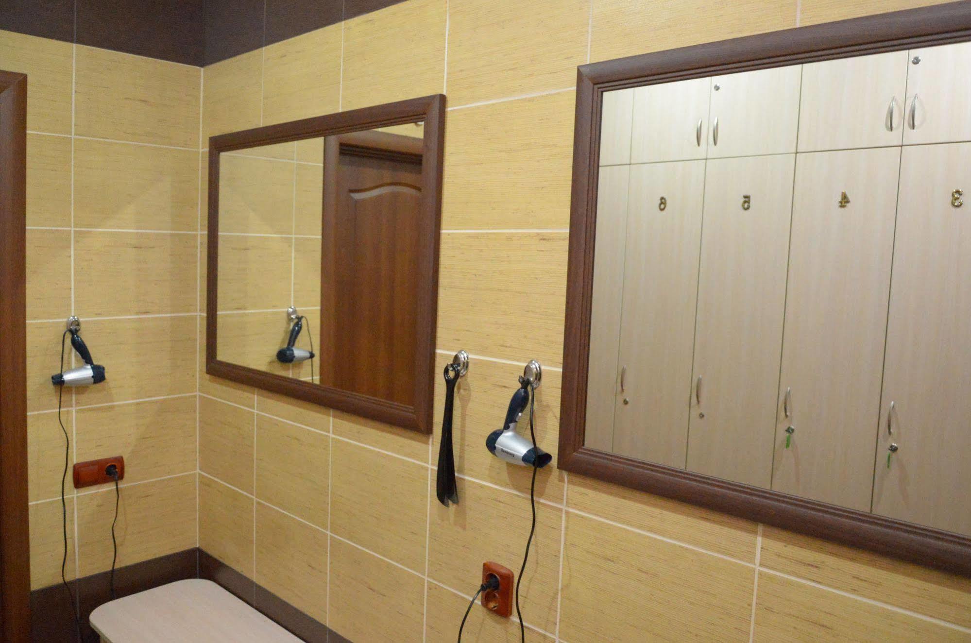 Hotel Fortuna Lviv Buitenkant foto