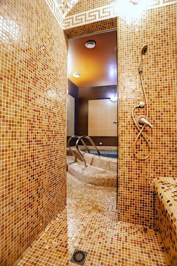 Hotel Fortuna Lviv Buitenkant foto