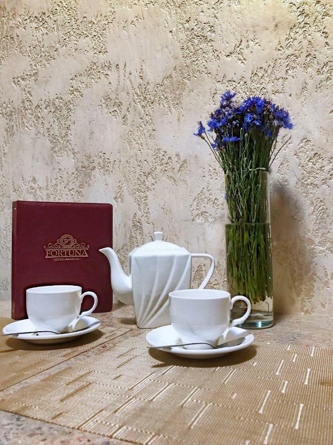 Hotel Fortuna Lviv Buitenkant foto