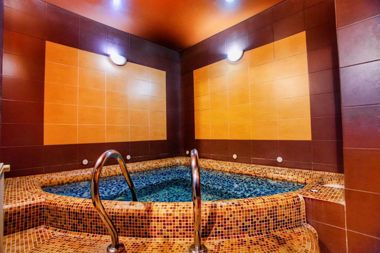 Hotel Fortuna Lviv Buitenkant foto